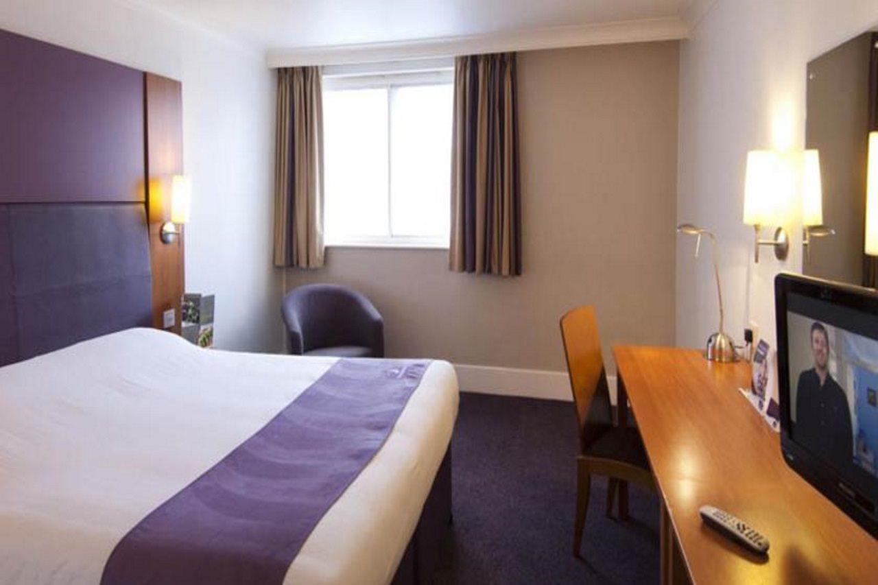 Premier Inn Welwyn Garden City Bagian luar foto