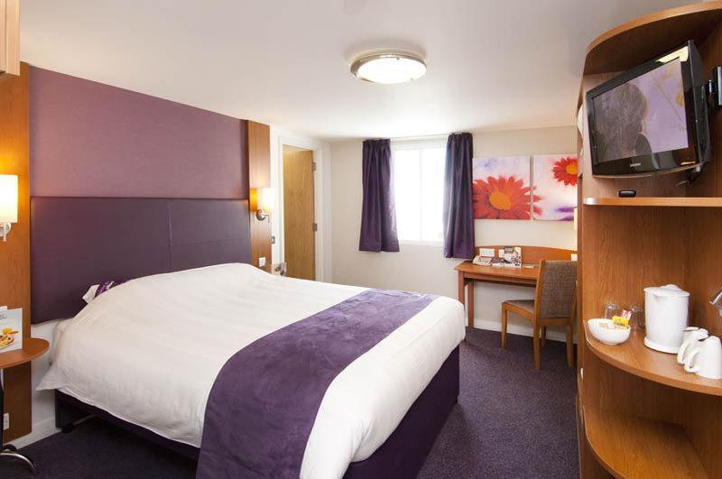 Premier Inn Welwyn Garden City Bagian luar foto